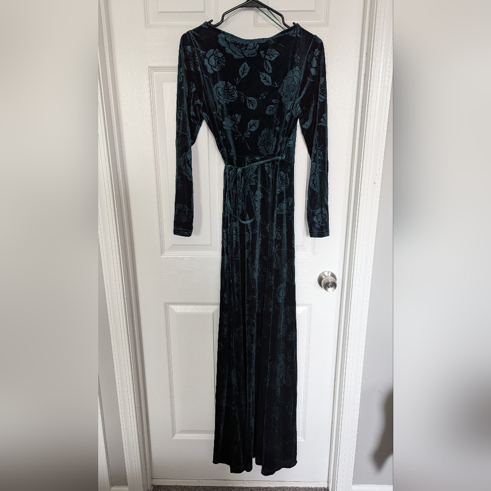 Baltic Born Long Sleeve V-Neck Velvet Gown - Picture 2 of 6